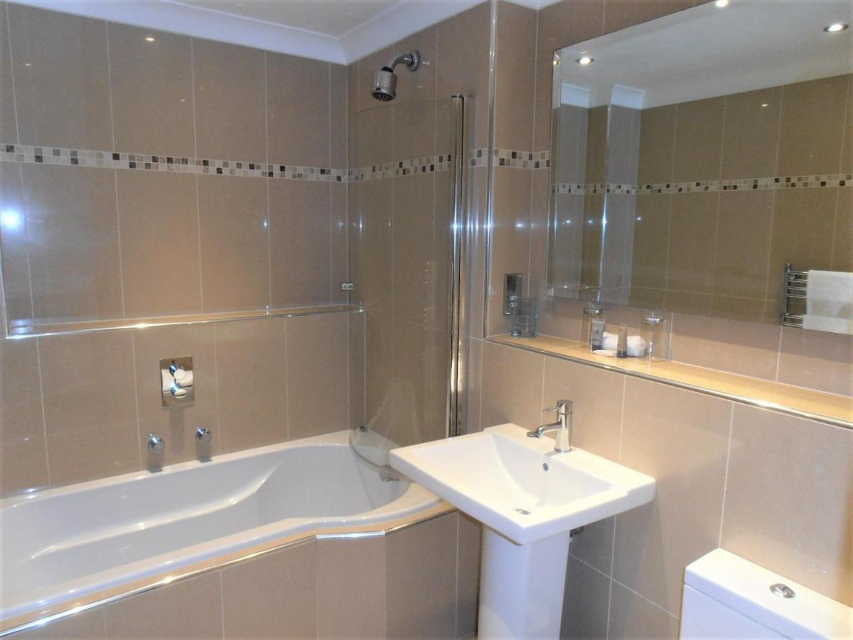 Hotel Hollies Martock