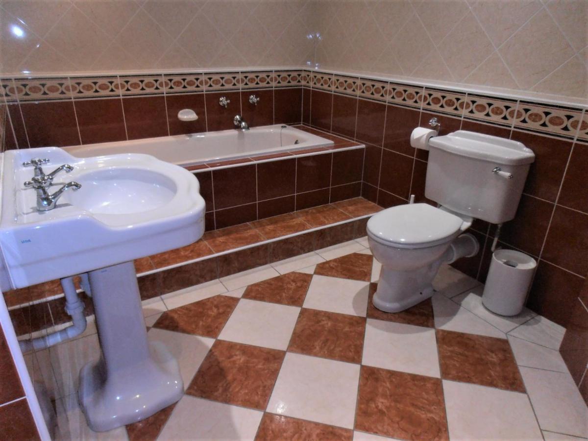 Hotel Hollies 3*
